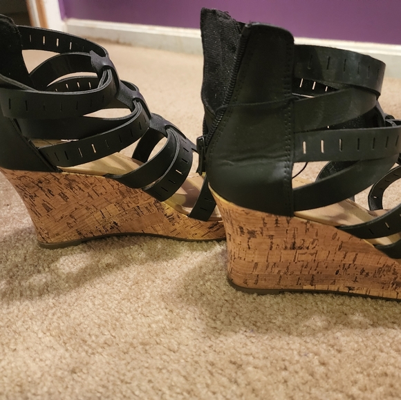 Heels - Picture 3 of 3